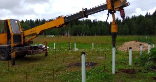 Закручивание винтовых свай в Железногорск и Красноярском крае. Аренда машины для закручивания свай цена от 2854 руб